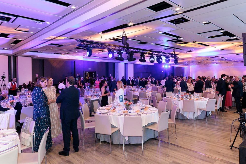 Sala de catering para la Gala de niños contra el cancer en Madrid